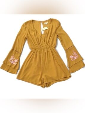 Francesca’s Shorts romper with Bell Sleeves New with tag Retail $44